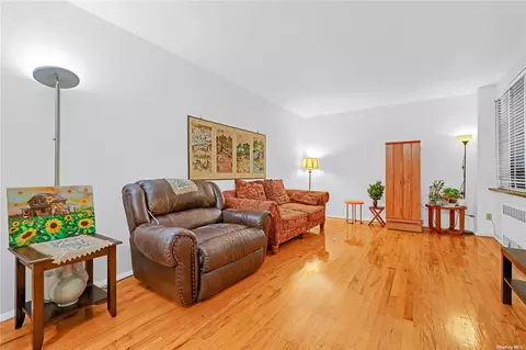 29-08 139th St #3G, Flushing, NY 11354