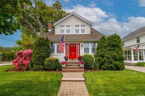 3 Seitz Ave, Rockville Centre, NY 11570