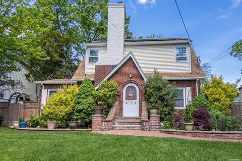 619 Grant Ave, Baldwin, NY 11510