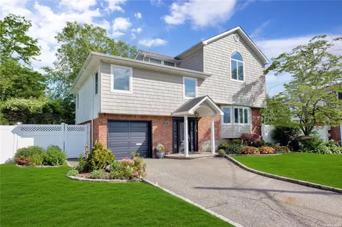 877 Gina Ct, North Bellmore, NY 11710