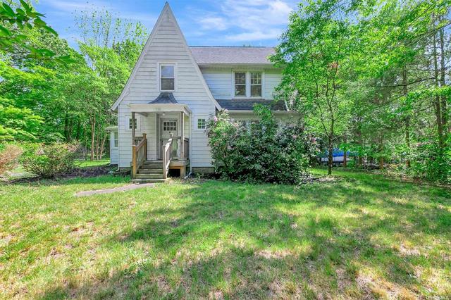 118 Old Post Rd, East Setauket, NY 11733