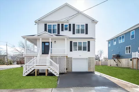 181 Carman St, Freeport, NY 11520