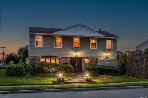 548 Harbor Dr, Cedarhurst, NY 11516