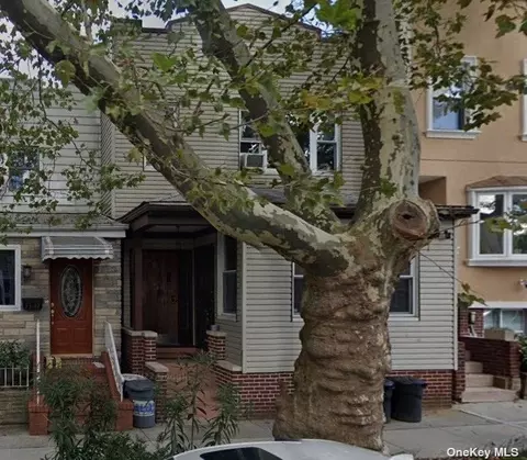 73-49 71st St, Glendale, NY 11385