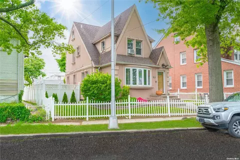 91-32 Winchester Blvd, Queens Village, NY 11428