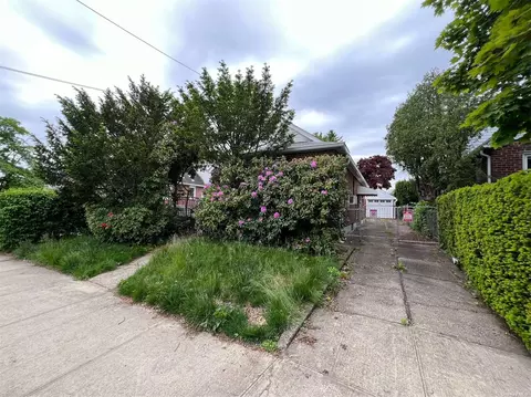29-36 202nd St, Bayside, NY 11360