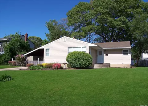 177 Tree Rd, Centereach, NY 11720