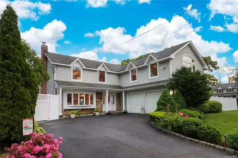 5 Cedar Ave, Lake Grove, NY 11755