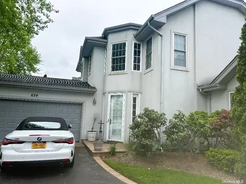 624 Madeira Blvd #624, Melville, NY 11747