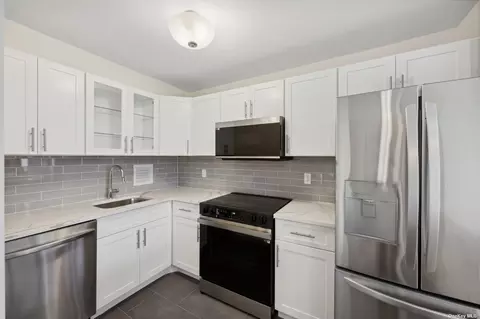 166-31 9th Ave #7B, Beechhurst, NY 11357