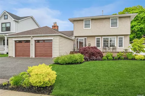 213 1st Ave, Massapequa Park, NY 11762