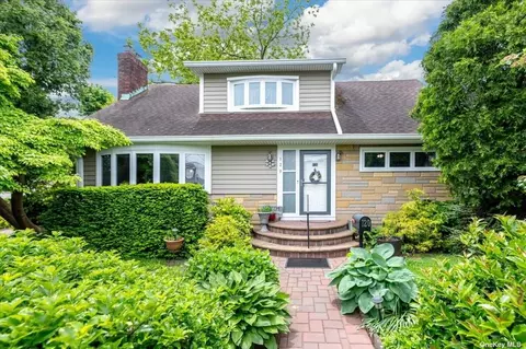 120 Harding Ave, Hicksville, NY 11801