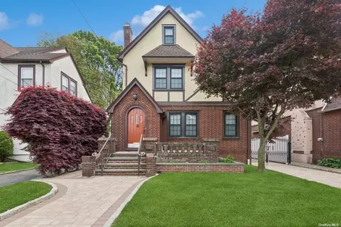 377 Plymouth St, West Hempstead, NY 11552