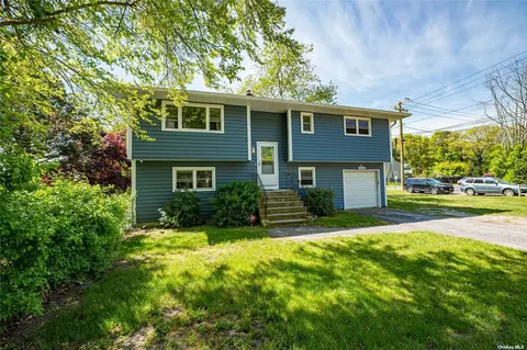 4 Francis Landau, Shirley, NY 11967