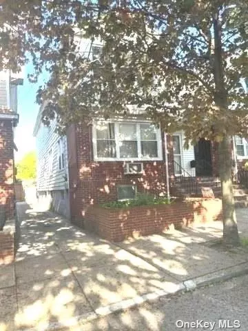 57-45 65th St, Maspeth, NY 11378