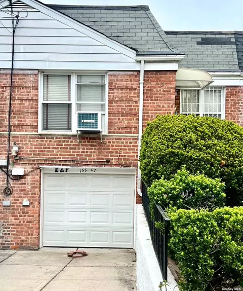 158-07 65th Ave, Flushing, NY 11365