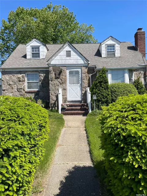 2537 4th Ave, East Meadow, NY 11554
