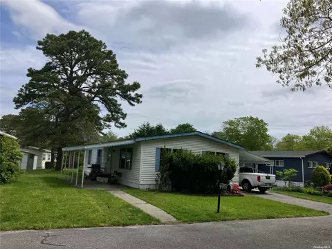 525179 Riverleigh, Riverhead, NY 11901