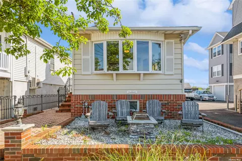 136 Williamson St, East Rockaway, NY 11518