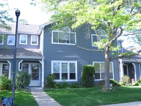 756 Birchwood Park Dr #756, Middle Island, NY 11953