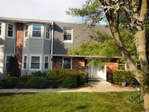 122 Millard Ave #122, West Babylon, NY 11704