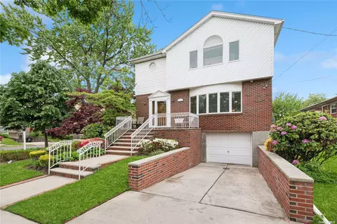 70-26 169th St, Fresh Meadows, NY 11365