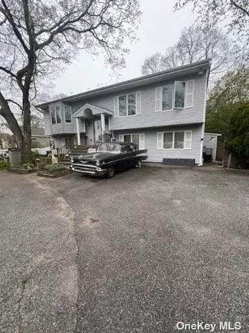 1003 Martinstein Ave, Bay Shore, NY 11706