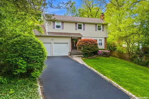 8 Hilton Ct, Huntington, NY 11743