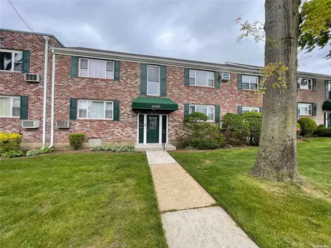 1039 Rottkamp St #2, Valley Stream, NY 11580