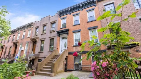 42 2nd St, Brooklyn, NY 11231