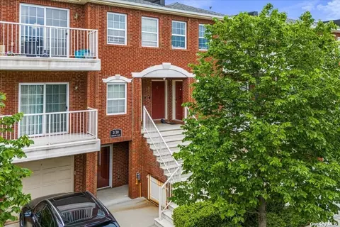 3-30 Endeavor Pl #C, College Point, NY 11356