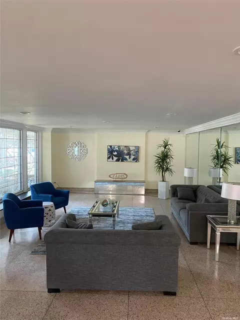 149-30 88th St #6M, Howard Beach, NY 11414