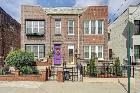25-26 14th St, Astoria, NY 11102