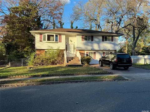 151 Jefferson Ave, Amityville, NY 11701
