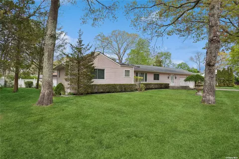 46 June Ave, Flanders, NY 11901