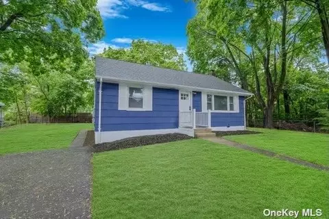117 Patton Ave, Wyandanch, NY 11798