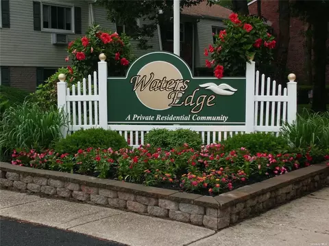 40 W 4th St #165, Patchogue, NY 11772