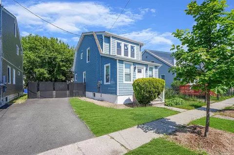 117-18 220th St, Cambria Heights, NY 11411