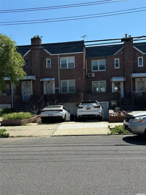 58-39 150 St, Flushing, NY 11355
