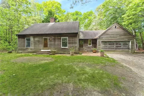 420 Chapman Blvd, Manorville, NY 11949