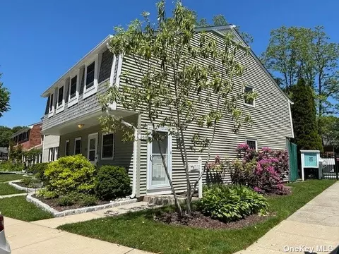 959 Village Dr #959, Hauppauge, NY 11788