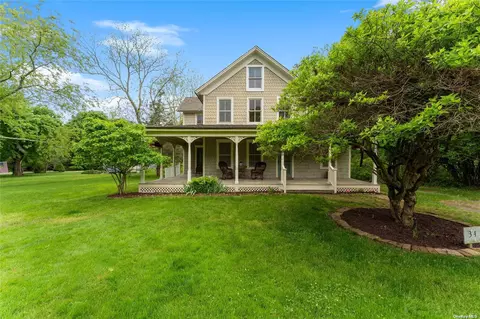 34 Evergreen Ave, East Moriches, NY 11940