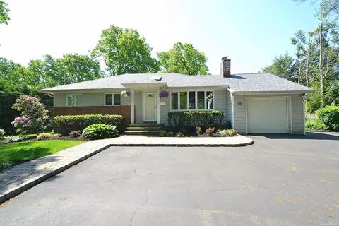 88 Burton Ln, Commack, NY 11725