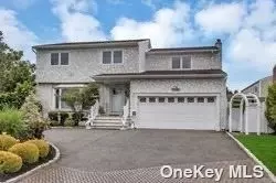 303 Bayview Ave, Massapequa, NY 11758