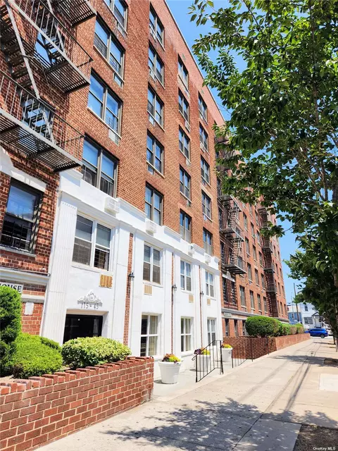 175-45 88th Ave #6J, Jamaica, NY 11432