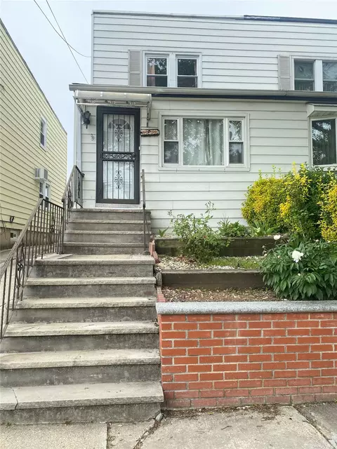 32-42 202nd St, Bayside, NY 11361