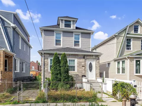 122-56 Milburn St, Springfield Gardens, NY 11413