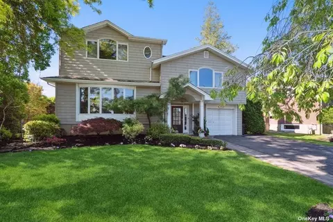 1890 George Ct, Merrick, NY 11566