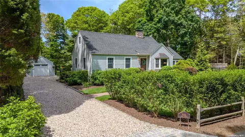 1835 Park Ave, Mattituck, NY 11952