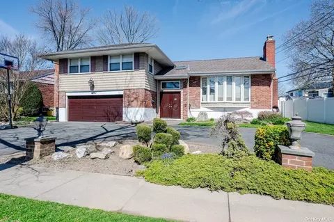 771 Mulberry Pl, Valley Stream, NY 11581